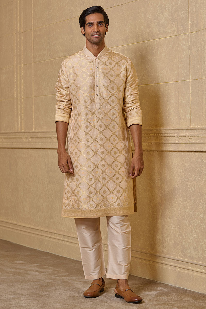 Peach Kurta Set In Woven Zari Jacquard