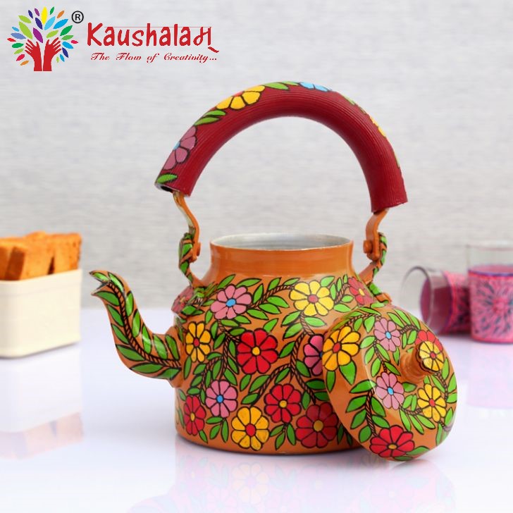 Hand Painted Kettle : Daisy