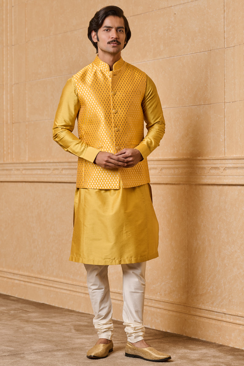 Resham Brocade Kurta Bundi Set