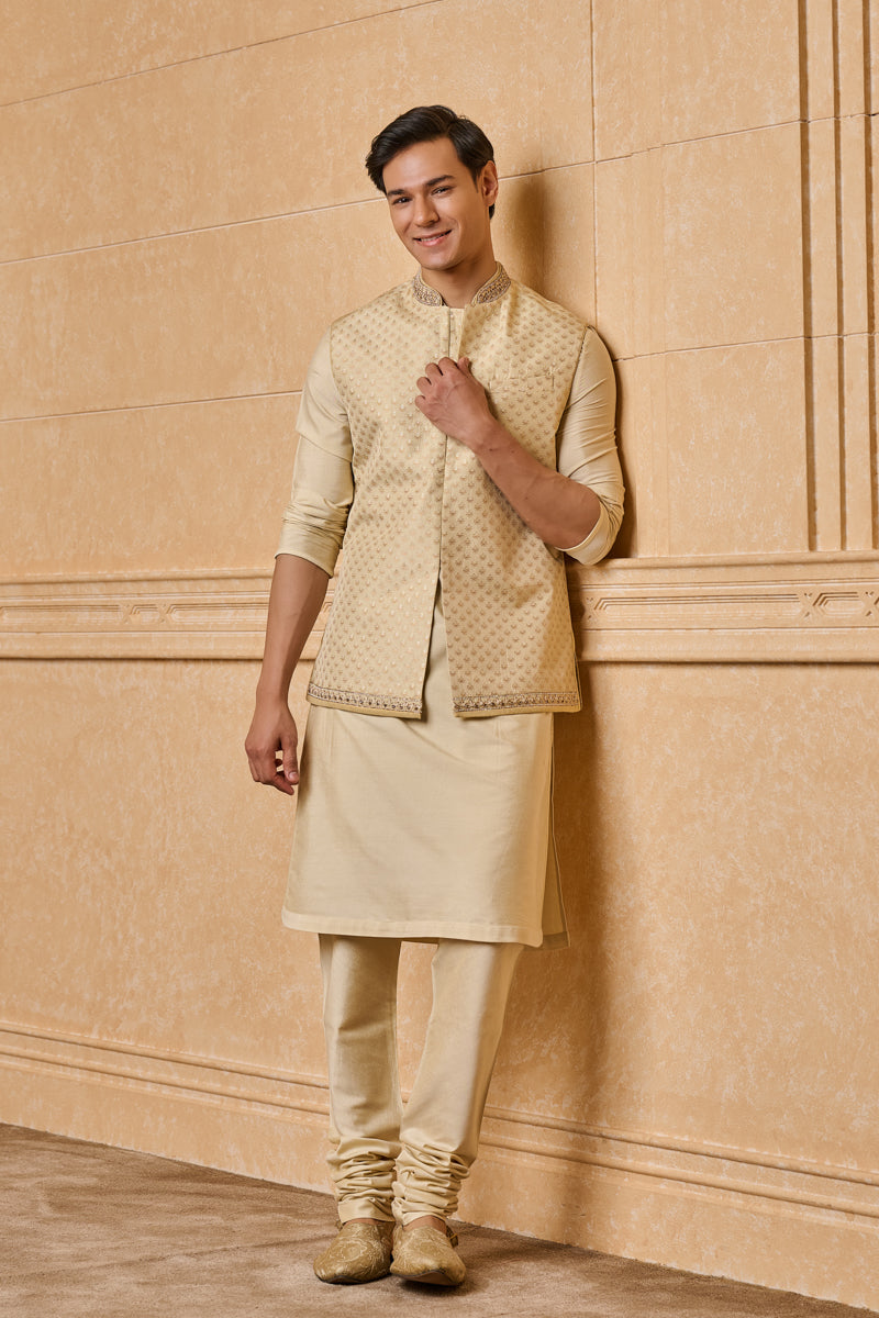 Woven Kurta Bundi Set with Embroidery Highlights