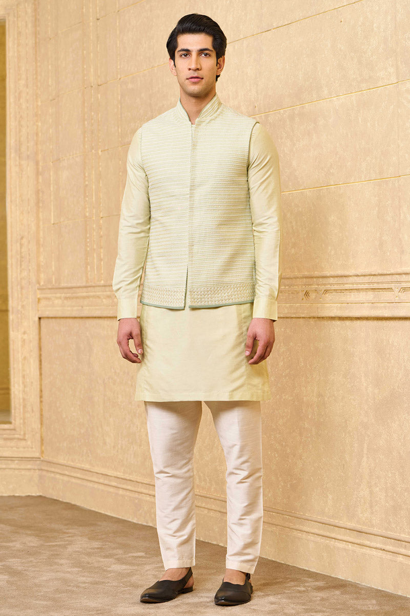 Kurta Bundi Set in Schiffli Fabric