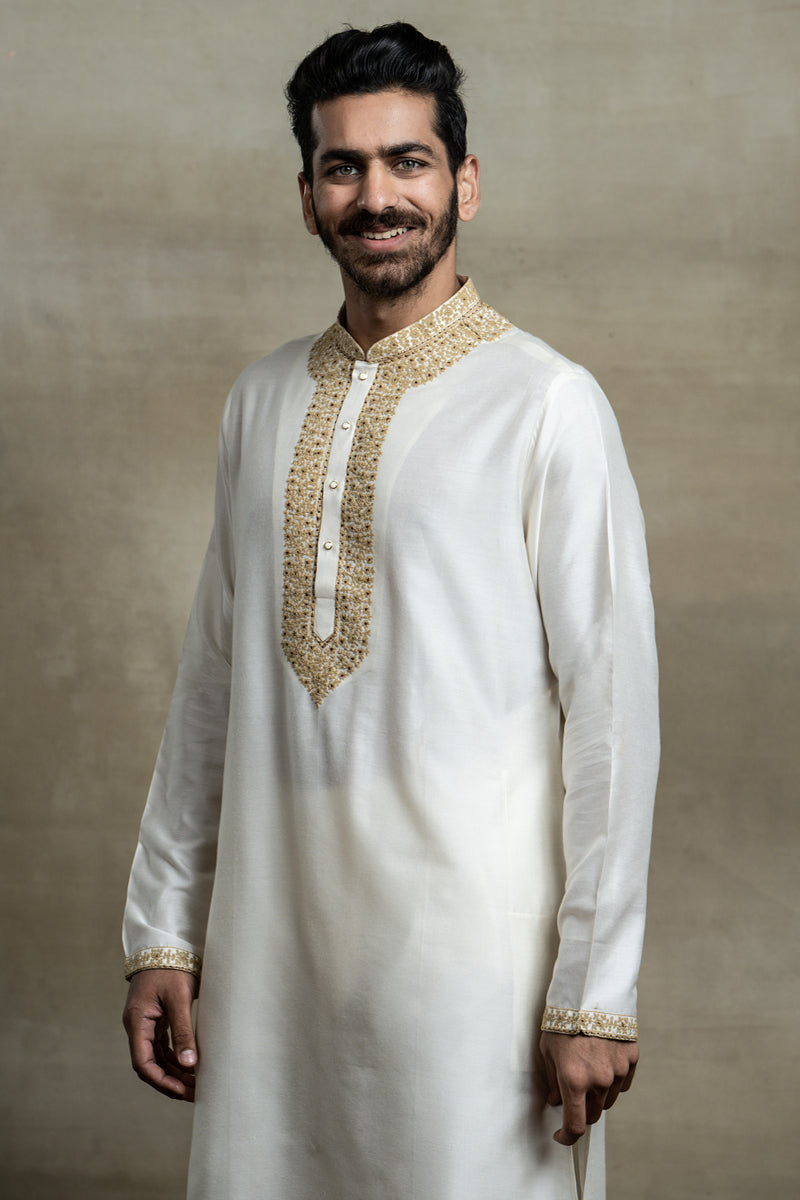 Kurta Set With Collar And Placket Embroidered Details