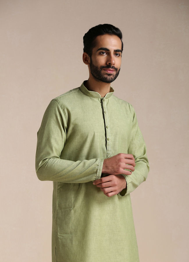 Manyawar Green Kurta With Embroidered Collar