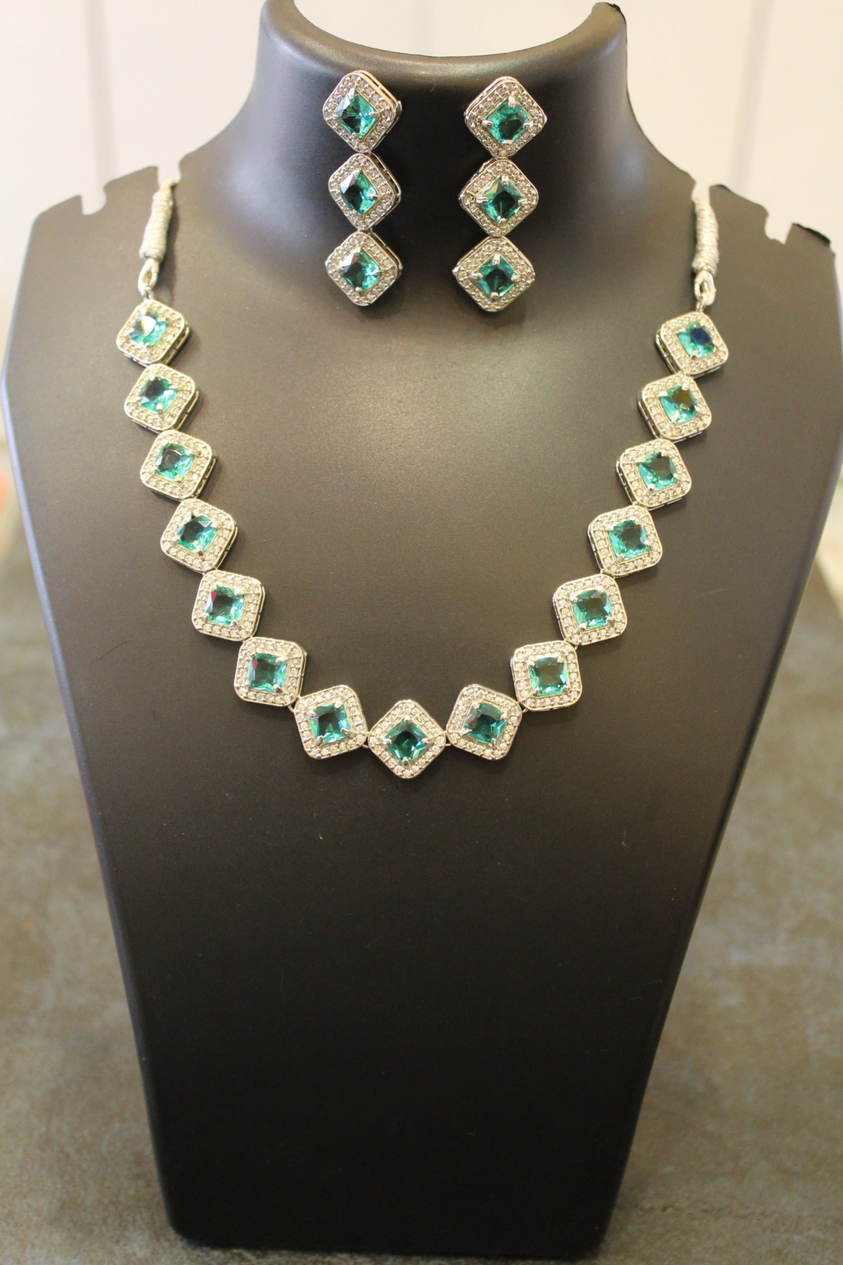 Turquoise Green in Zirconia Diamond Set