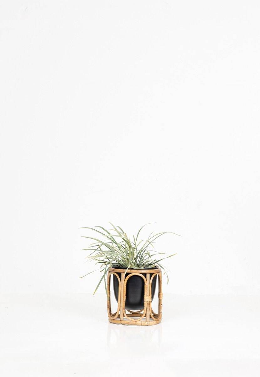 Aluminium Casted Planter with Bamboo Stand - India shopping