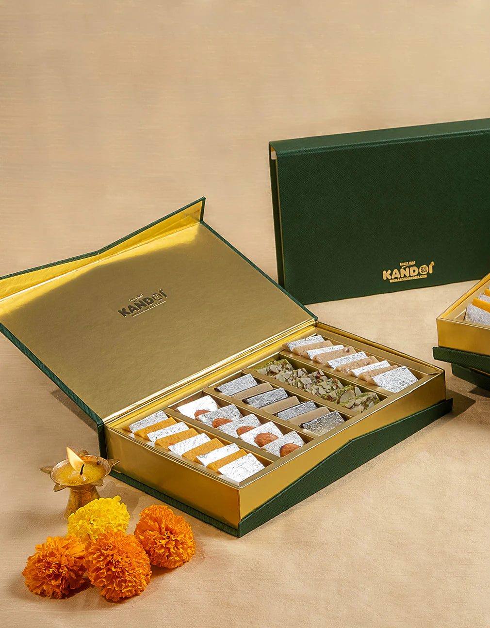 Designer Magnet Box with Assorted Katri - 500 gms