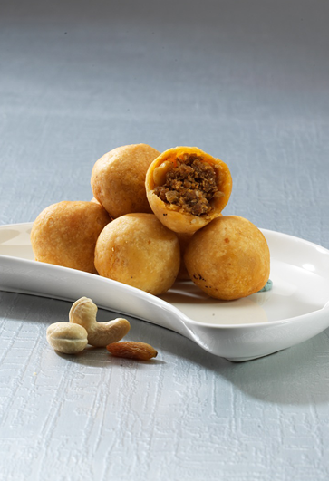 Kandoi Bhogilal Mulchand Special Dry Fruit Kachori (10 Pcs.)