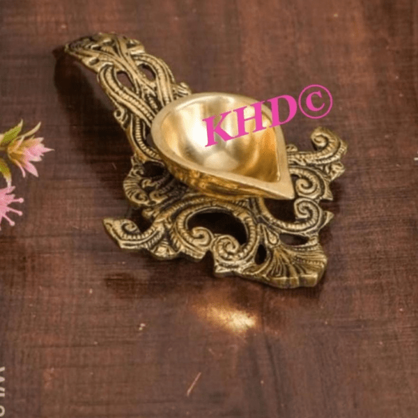 Brass Aarti Diya |Handheld Aarti - India shopping