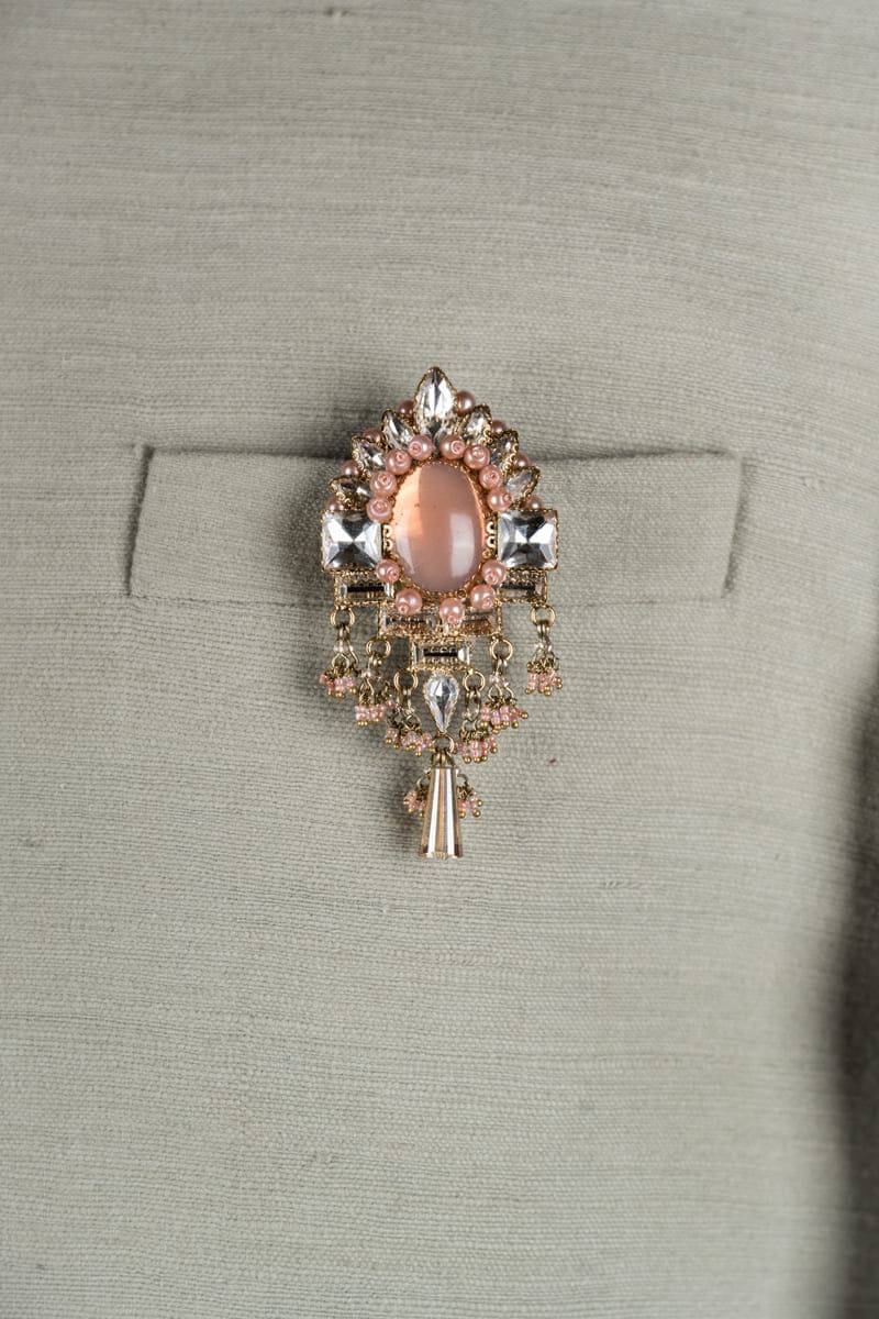 Tasva Peach Crystal With Semi Precious Stone Brooch - India shopping